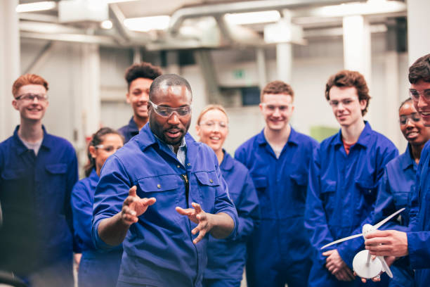 insegnare alla classe le energie rinnovabili - stage foto e immagini stock