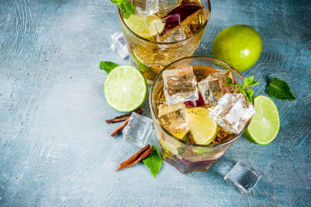 istock Summer fruits iced tea 999101004