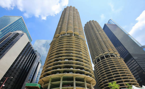 istock interesting building designs in downtown Chicago 999191412