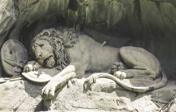 istock Dying lion monument (Lion of Lucere) in Lucerne, Switzerland 999250338