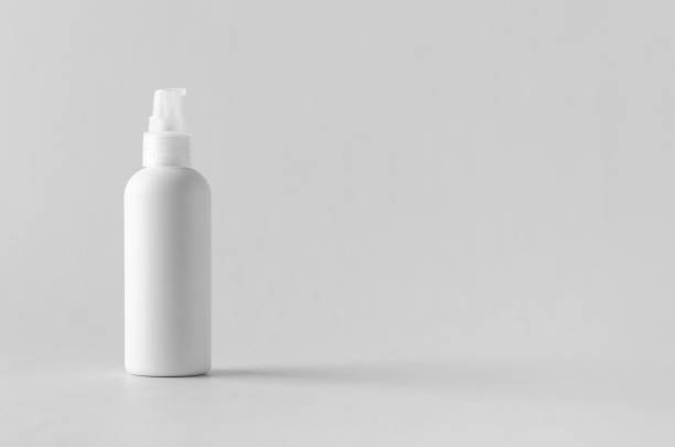 istock White plastic cosmetic foam pump bottle mock-up. 999287586