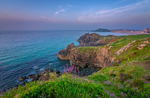 istock Stunningly beautiful Cornish sea coast 999333768