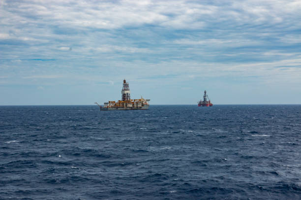 istock Area of work offshore on the high seas 999343380