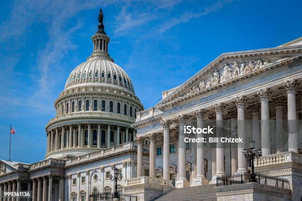 Photo libre de droit de Us Capitol 12 banque d'images et plus d'images libres de droit de Maison - Maison, Représentant - Membre du Congrès, Homme politique