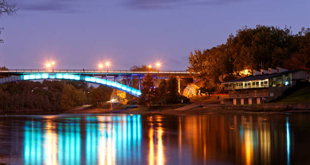 istock Anzac Parade Bridge at dusk, Hamilton 999659974