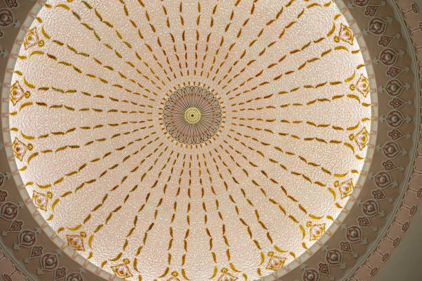 istock Image of the ceiling of Islamic art 999675938