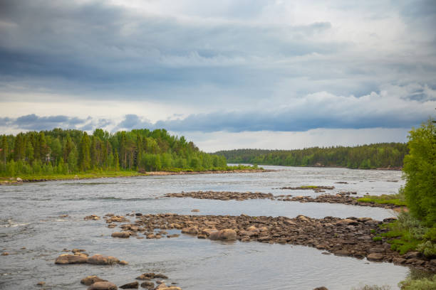 Katkasuvanto river is border between Finland and Sweden