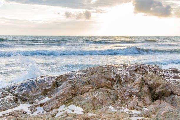 istock Colorful ocean beach sunrise 999794628