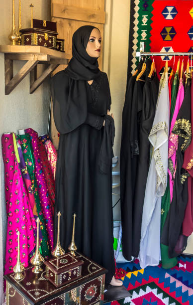 istock Islamic dress on a model mannequin 999824342