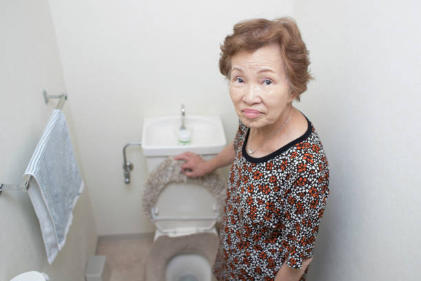 istock Elderly women and bathrooms 999827988