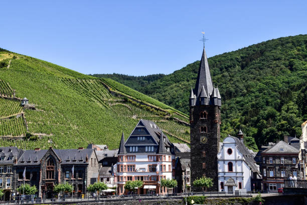 istock Bernkastel-Kues town on the Moselle 999828044