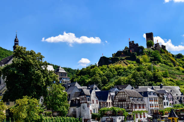 istock Beilstein small village on the Moselle 999830712