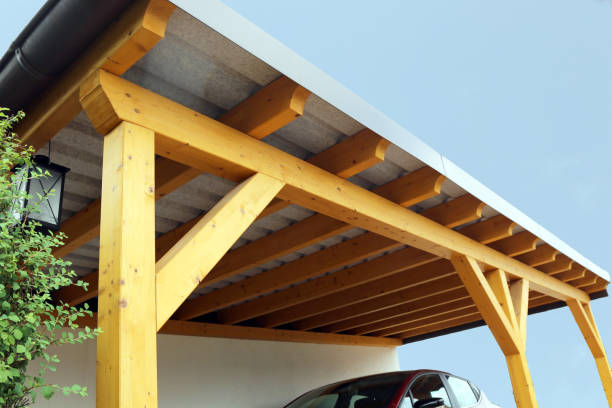 parcheggio in legno di alta qualità - canopy foto e immagini stock