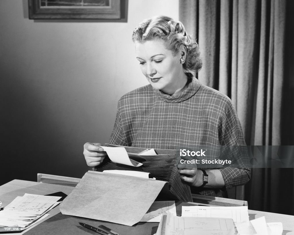 Using Typewriter Woman Using Typewriter Stock Photo - Download Image Now - 1950-1959 ...