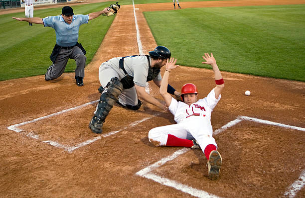 米国カリフォルニア州サンバーナディーノ、野球選手スライド式安全 - baseball baseball player base sliding ストックフォトと画像