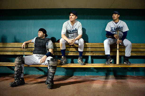 米国カリフォルニア州サンバーナディーノ、野球選手につかりたい - dugout baseball bench bat ストックフォトと画像