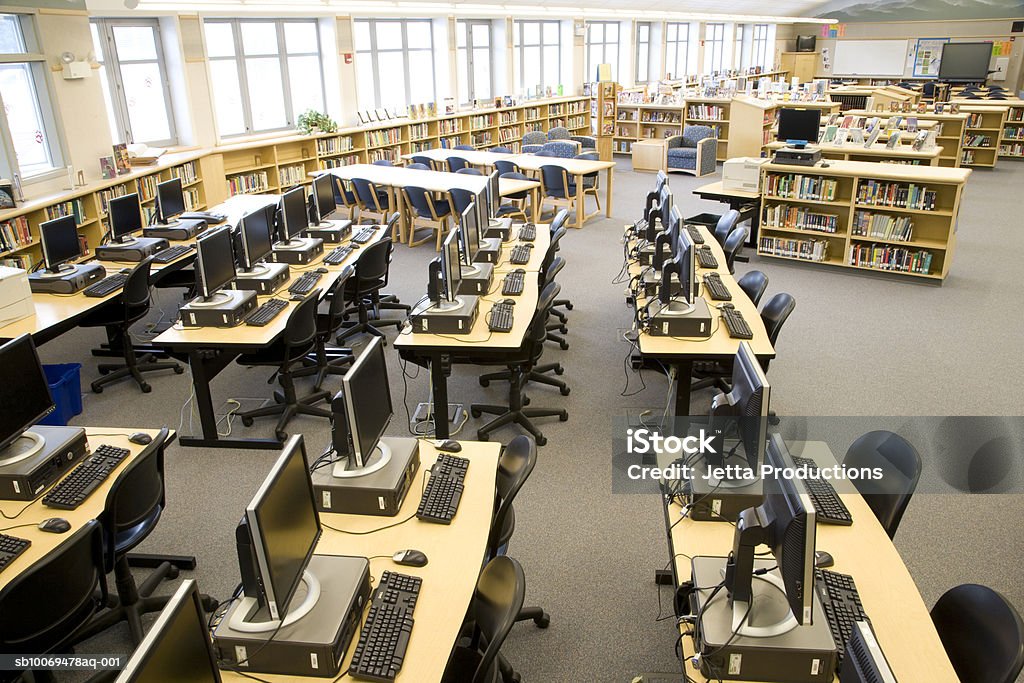 Computers in high school library USA, Washington State, Bellevue, Interlake High School Classroom Stock Photo