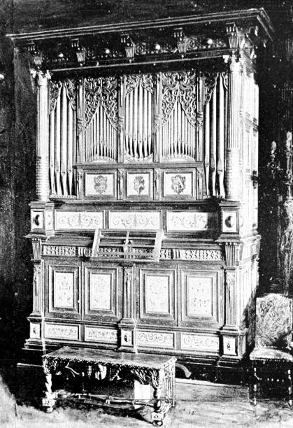 bildbanksillustrationer, clip art samt tecknat material och ikoner med stora orgeln i hatfield house, herts - hatfield