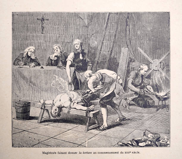 illustration von richtern, die einem verurteilten zu beginn des 13. jahrhunderts folter geben - folter stock-grafiken, -clipart, -cartoons und -symbole