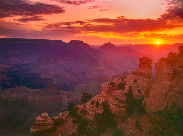 MAJESTIC GRAND CANYON NATIONAL PARK ARIZONA Beautiful Landscape of Grand Canyon from Moran Point with the visible at sunrise south rim stock pictures, royalty-free photos & images