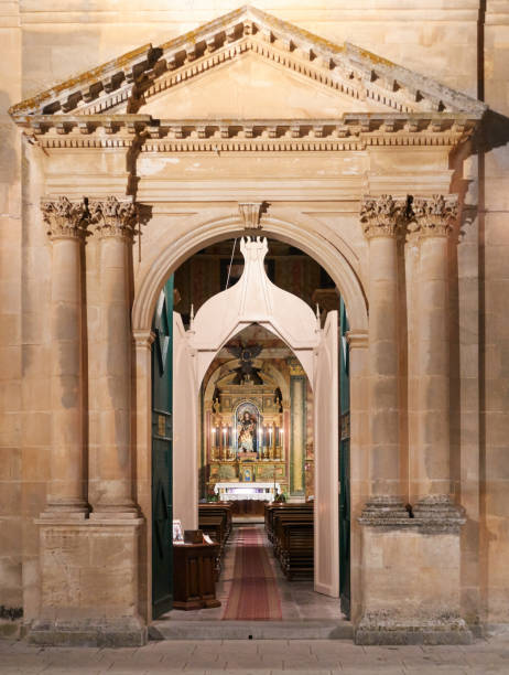 ragusa - chiesa di ibla st. james - jacobs foto e immagini stock