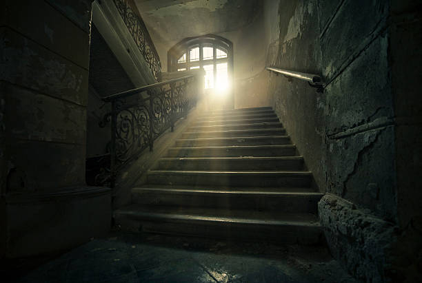 abandoned castle stairway - old stone stair stockfoto's en -beelden