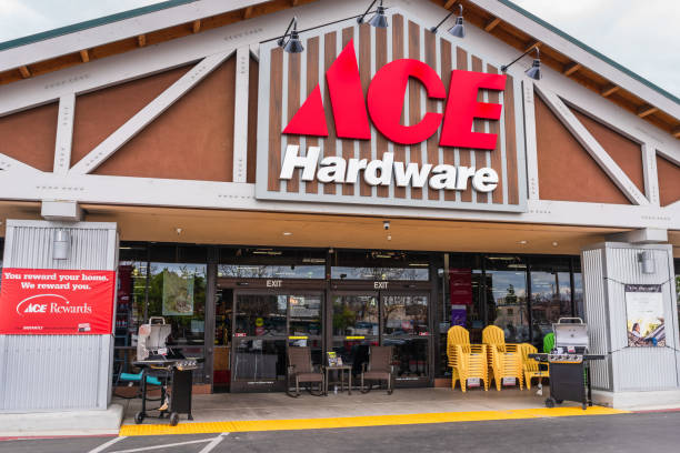 628 Hardware Store Entrance Stock Photos Pictures Royalty-free Images - Istock