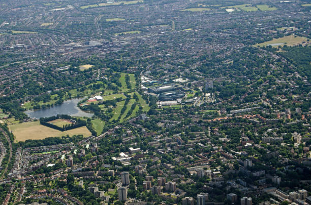 вид с воздуха на всеа английский теннисный клуб, уимблдон - wimbledon tennis стоковые фото и изображения