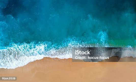 istock Aerial view of clear turquoise sea 956431518