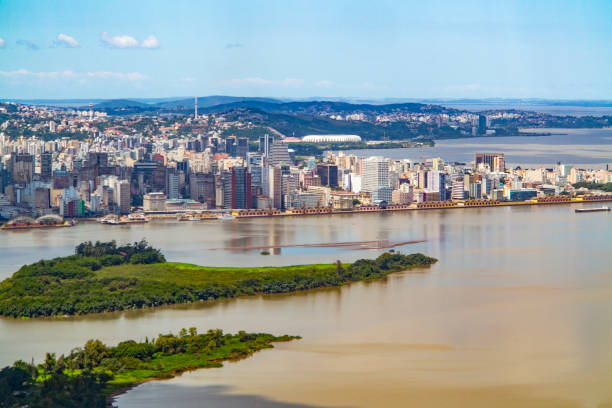 vista aérea de porto alegre no brasil - porto alegre - fotografias e filmes do acervo