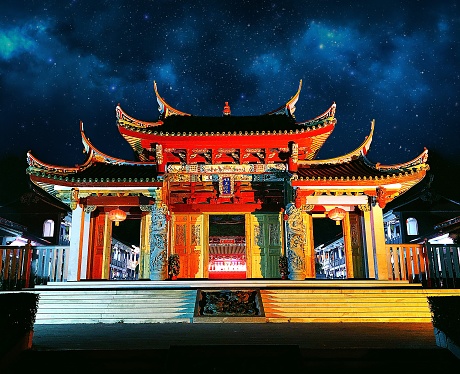 (D6-4) Escape del templo (Bendy, Hoshiguma, Zhongli) Amazing-night-view-of-chinese-temple-picture-id936824924?k=20&m=936824924&s=170667a&w=0&h=8Lgi9BMRkk2g9i41d68xGNC5LJ4MX2kXQuy3WoV6tWM=