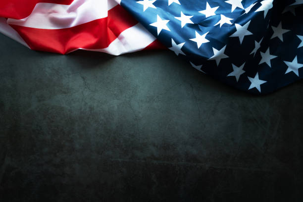 bandera americana sobre fondo abstracto - mlk fotografías e imágenes de stock