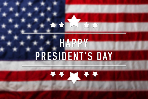 bandera americana o de ee.uu. con el texto "feliz día del presidente" - presidents day fotografías e imágenes de stock