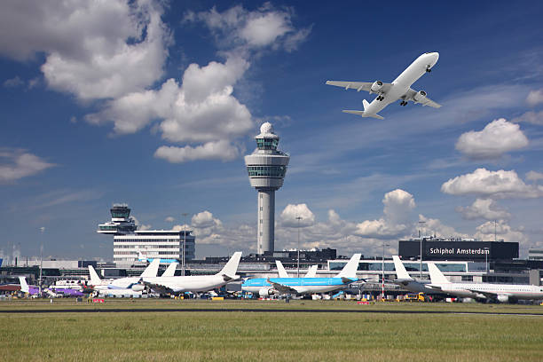 amsterdam airport schiphol, netherlands - schiphol stockfoto's en -beelden