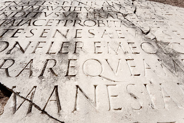 ancient roman latin script - capitolini 個照片及圖片檔