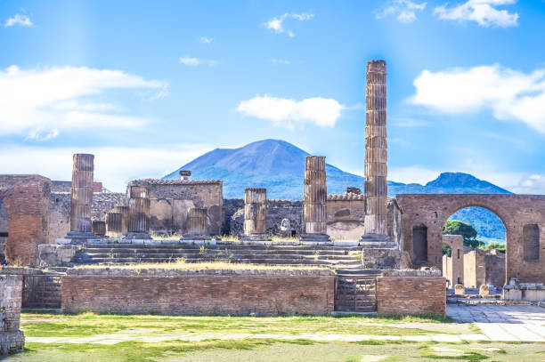 antiche rovine di pompei, italia - pompei foto e immagini stock
