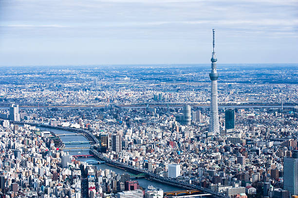 東京スカイツリーと川の景色をご覧いただけます。 - スカイツリー ストックフォトと画像