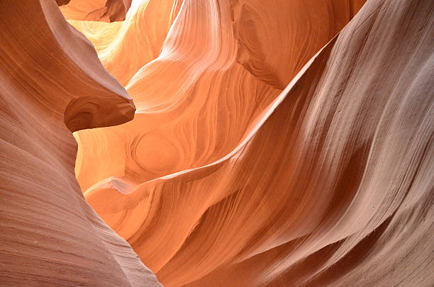antelope canyon - rotsformatie stockfoto's en -beelden
