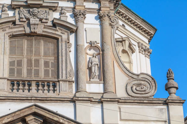 dettaglio architettonico della chiesa barocca romana di san giuseppe a milano - pride milano foto e immagini stock
