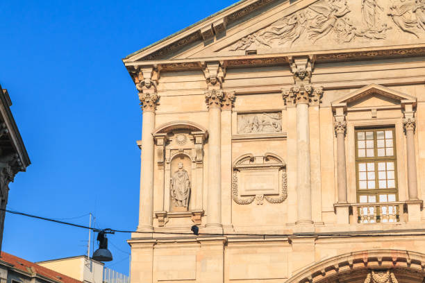 dettaglio architettonico della chiesa di san fedele a milano - alessandro campagna foto e immagini stock