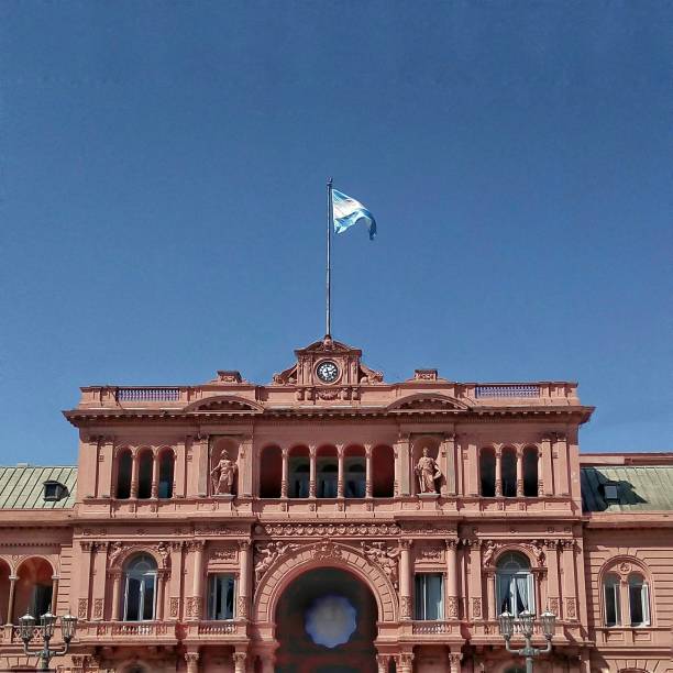 argentina famous pink house wallpaper - argentina palacio do govern imagens e fotografias de stock