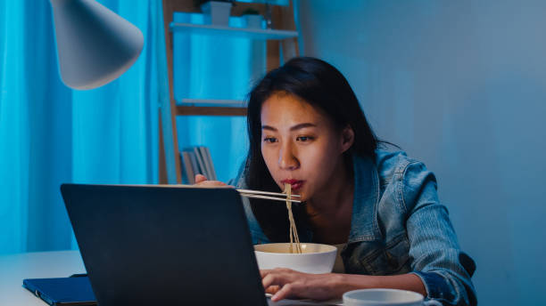 355 Eating Late At Night Stock Photos, Pictures & Royalty-Free Images -  iStock