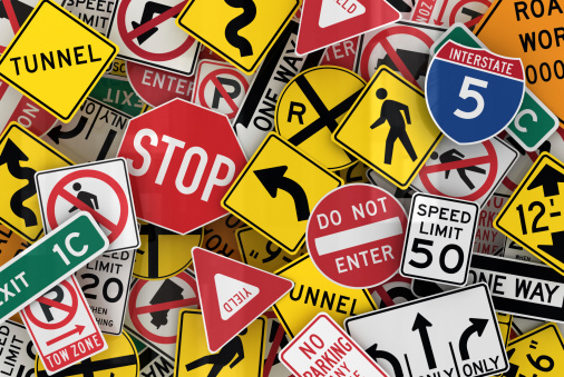 Assorted Traffic Sign Wallpaper Stok Fotoğraflar & Yol İşaretleri‘nin