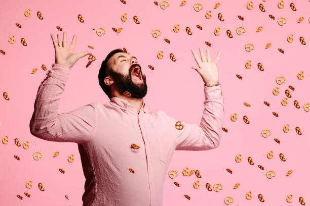 attack of the pretzels - come e sente imagens e fotografias de stock