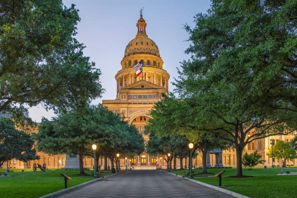 Austin capitol Austin, TX capitol during sunset austin texas stock pictures, royalty-free photos & images