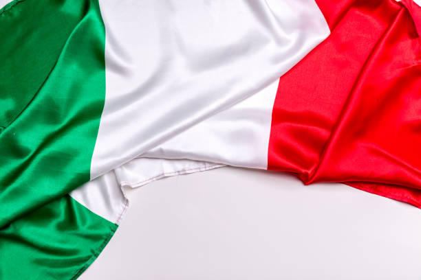 autentica bandiera dell'italia - pride milano foto e immagini stock