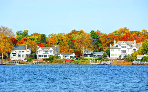 Autumn in Red Bank, New Jersey Red Bank is a borough in Monmouth County, New Jersey, incorporated in 1908 and located on the Navesink River waterfront stock pictures, royalty-free photos & images