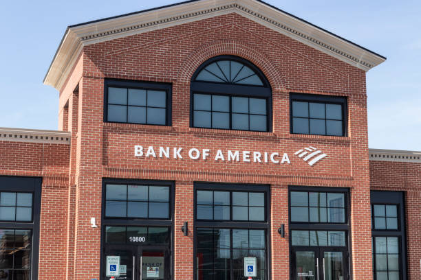 Bank of America Bank and Loan Branch. Bank of America is also known as BofA or BAC. Indianapolis - Circa March 2021: Bank of America Bank and Loan Branch. Bank of America is also known as BofA or BAC. bank of america stock pictures, royalty-free photos & images