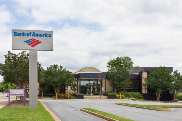 Bank of America branch, building and street sign Spartanburg, SC, USA-13 June 2021: A Bank of America branch building, sign and logo.  Horizontal image. bank of america stock pictures, royalty-free photos & images