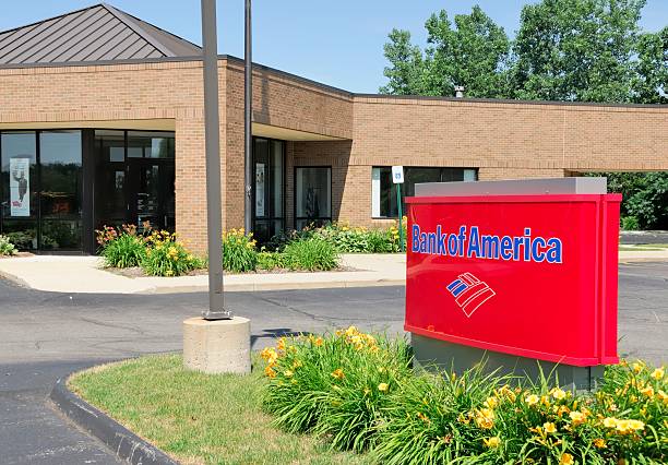 Bank of America Rochester Hills, Michigan, USA - July 3, 2011: The Bank of America branch on Rochester Road and Tienken. Bank of America, headquartered in Charlotte, North Carolina is one of the largest financial services companies in the world with operations in over 150 countries. bank of america stock pictures, royalty-free photos & images